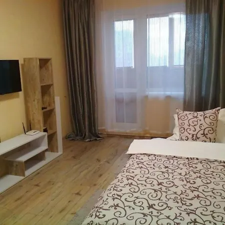 уютная метро харьковская 3 мин, паспорт-сервис, аэропорт борисполь Apartment